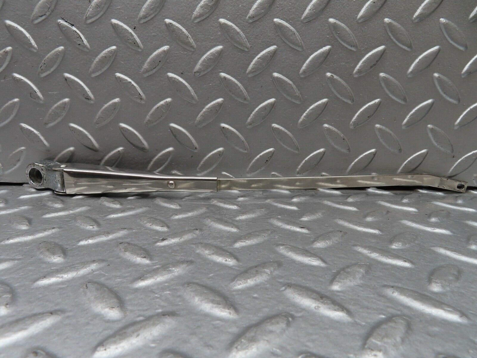 18404 Mercedes-Benz W111 220SE Coupe Wiper Arm Right Side