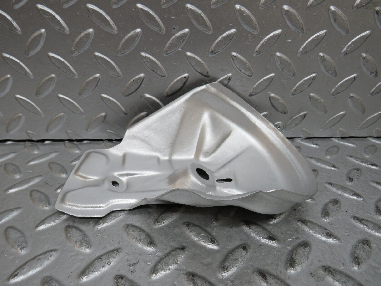 29104 Mercedes-Benz C124 320CE Coupe Engine Mount Bracket Heat Shield