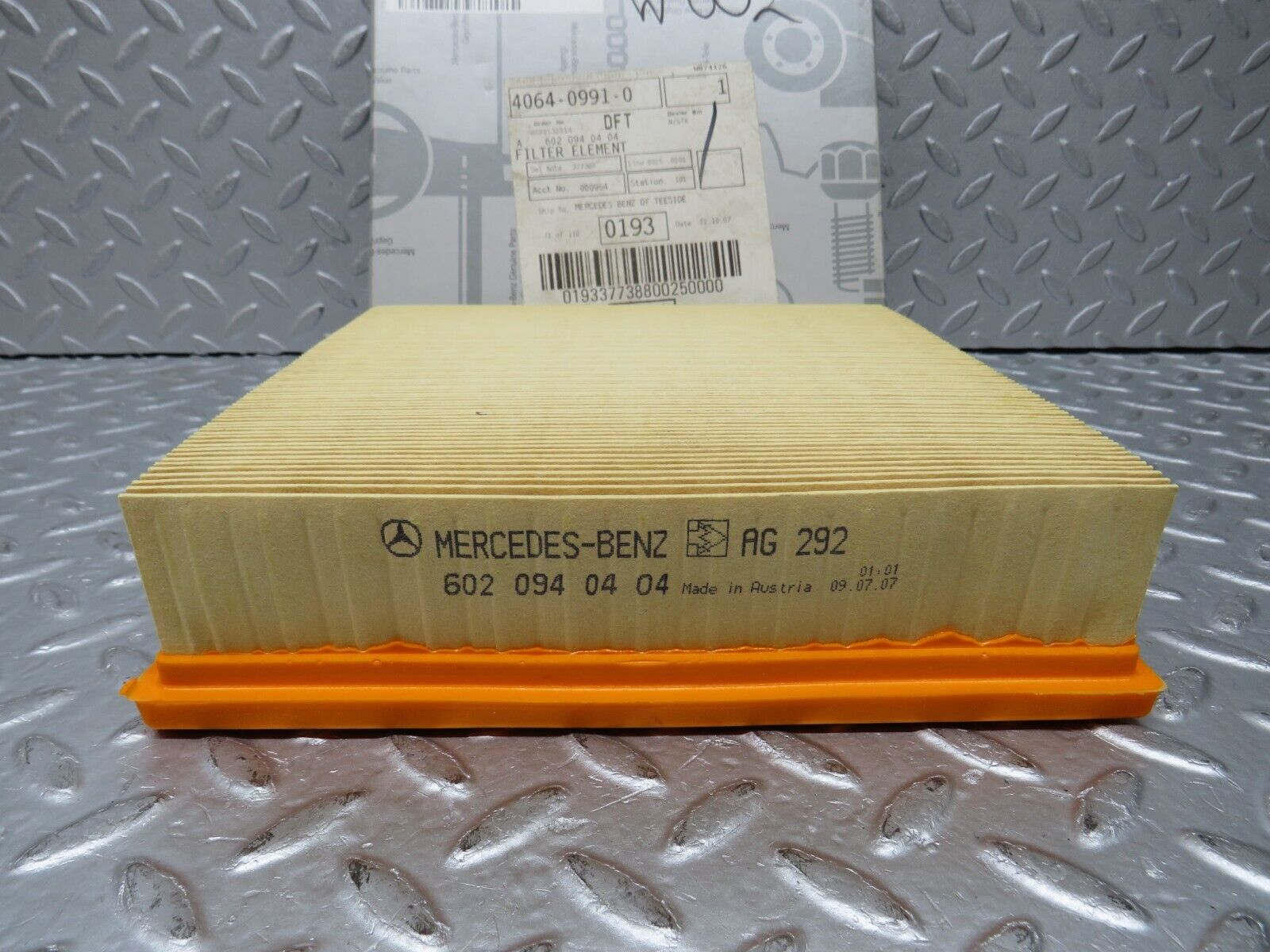 38224 Mercedes-Benz W124 W201 Genuine Air Filter New 6020940404