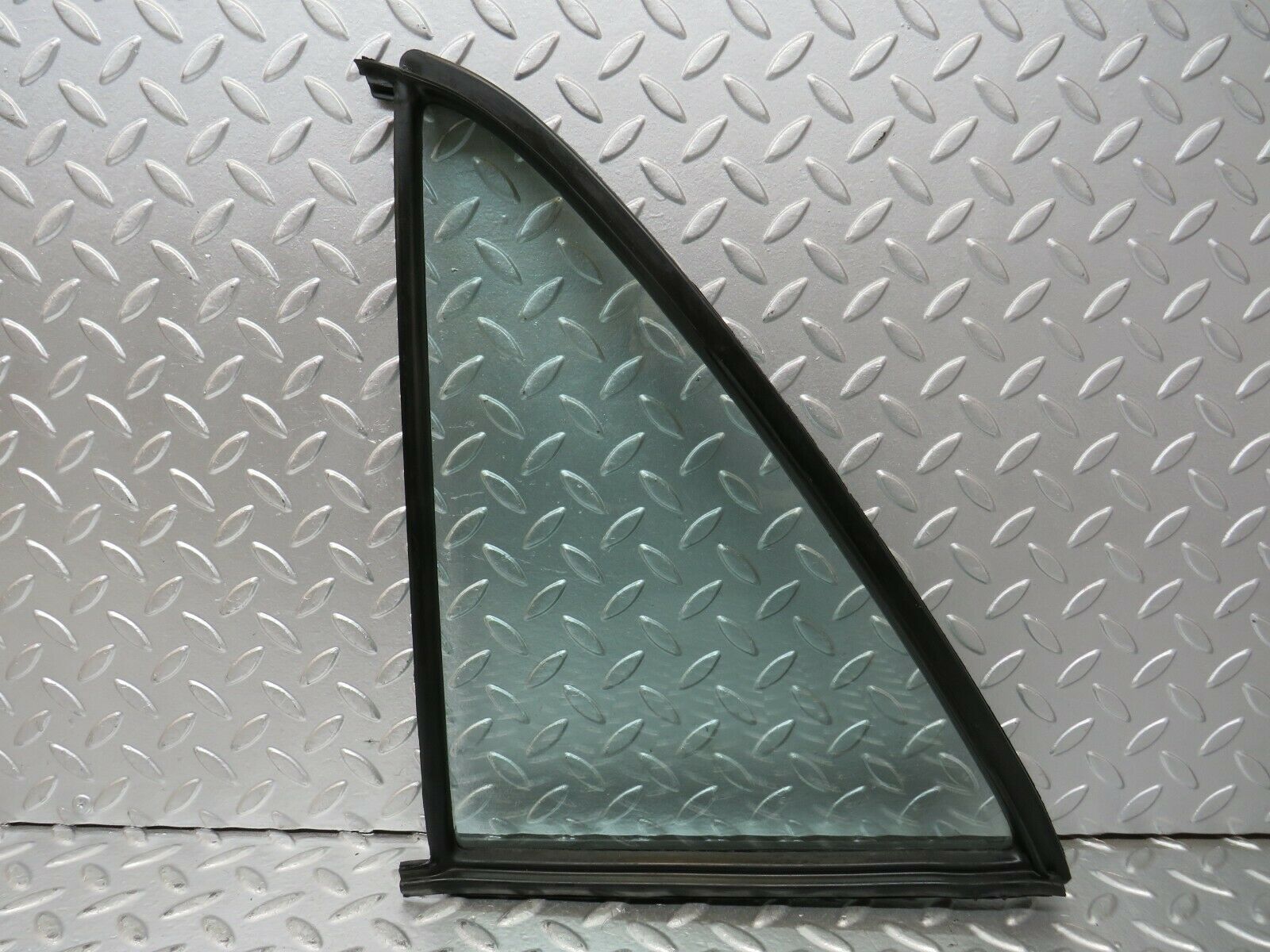 23361 Mercedes-Benz W116 350SE Rear Left Quarter Window 1167350124