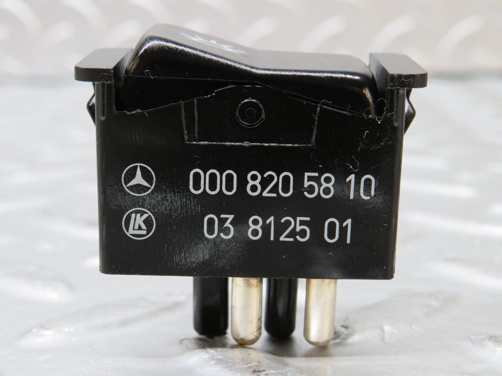 29718 Mercedes-Benz W123 230E Interior Dome Light Switch 0008205810