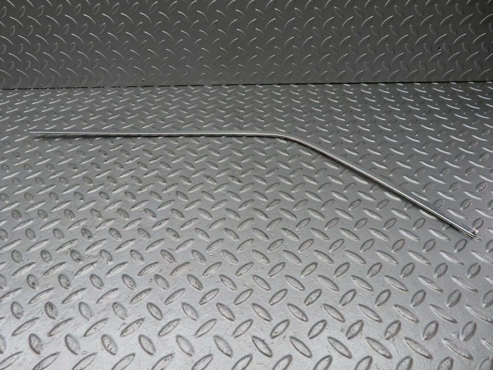 13598 Mercedes-Benz W123 200 Front Right Door Window Chrome Frame