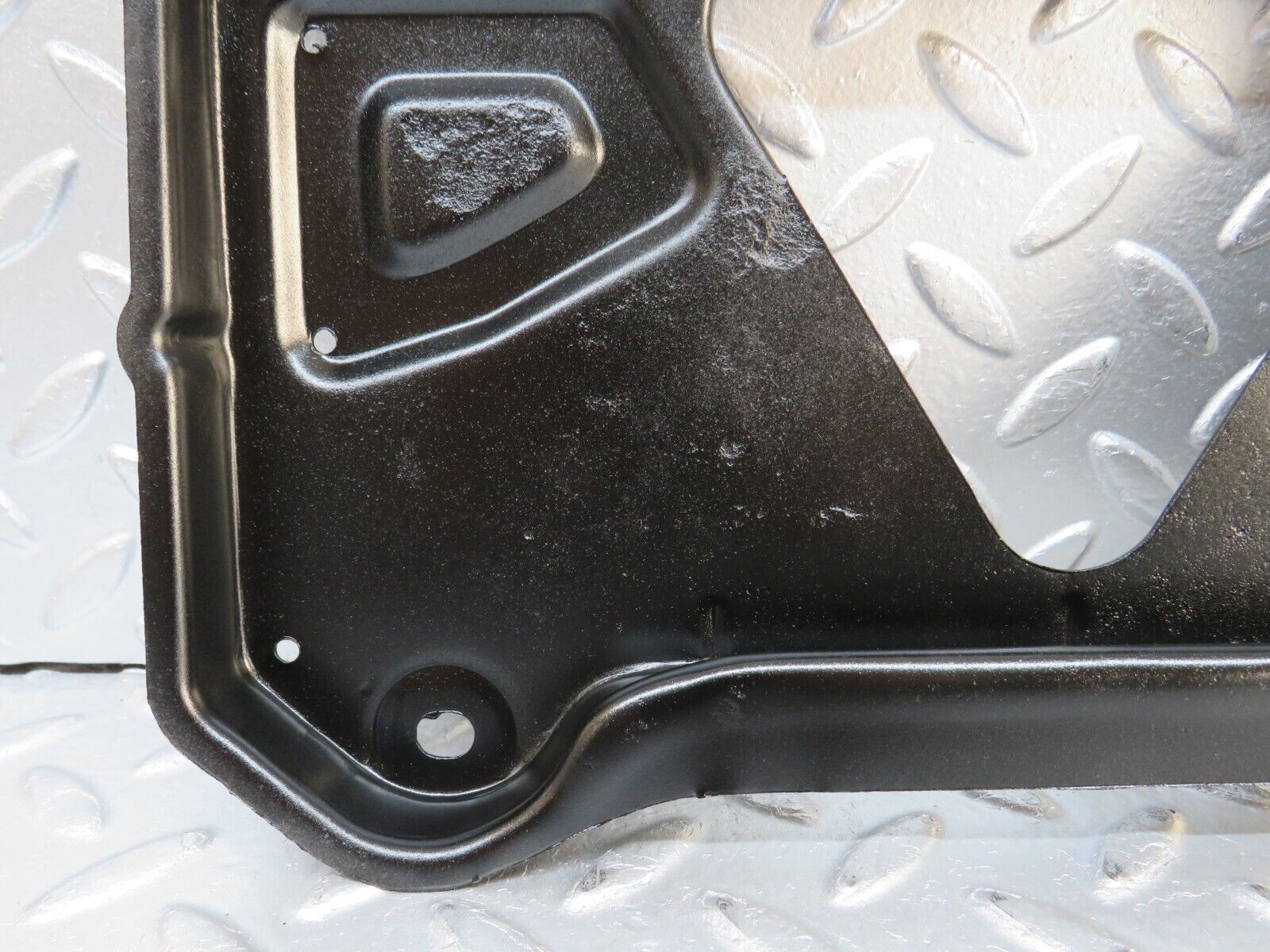 32517 Mercedes-Benz S124 300TE Wagon Battery Tray