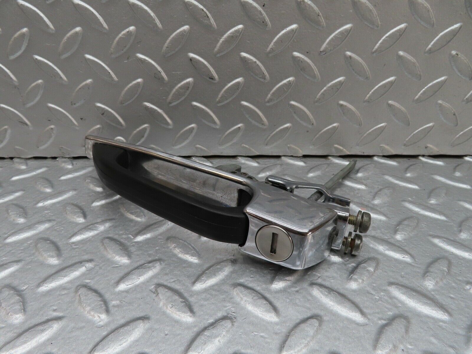 17948 Mercedes-Benz W123 200 Front Right Exterior Door Handle 1237600259