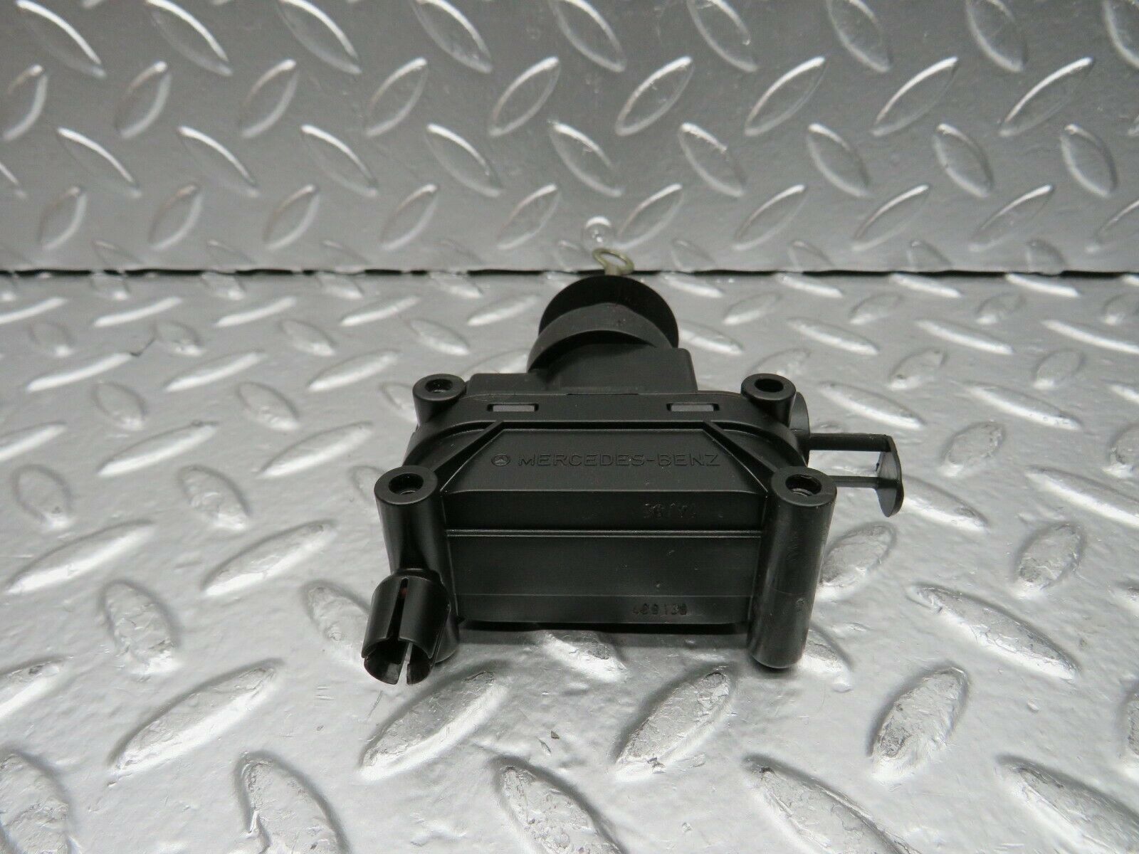 22494 Mercedes-Benz C124 E220 Coupe Door Lock Vacuum Actuator
