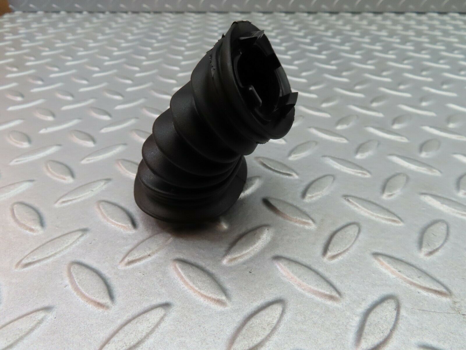 6046 Mercedes-Benz W126 380SE Rear Door Wire Protector Rubber 1268210597