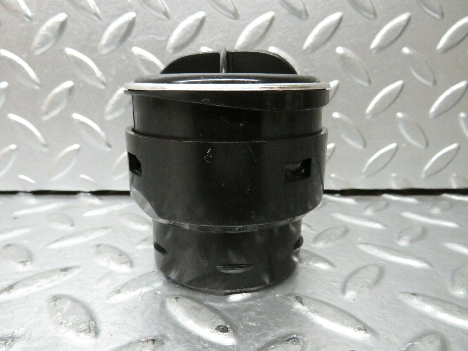 23775 Mercedes-Benz C107 450SLC Coupe Dashboard Air Vent