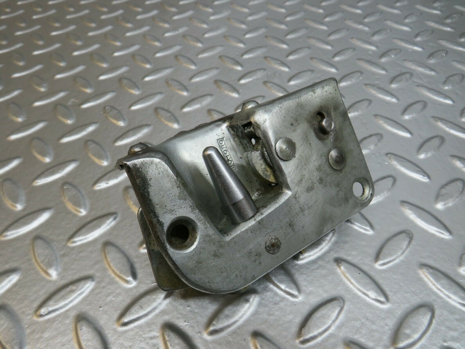 24572 Mercedes-Benz W108 Rear Left Door Lock Mechanism