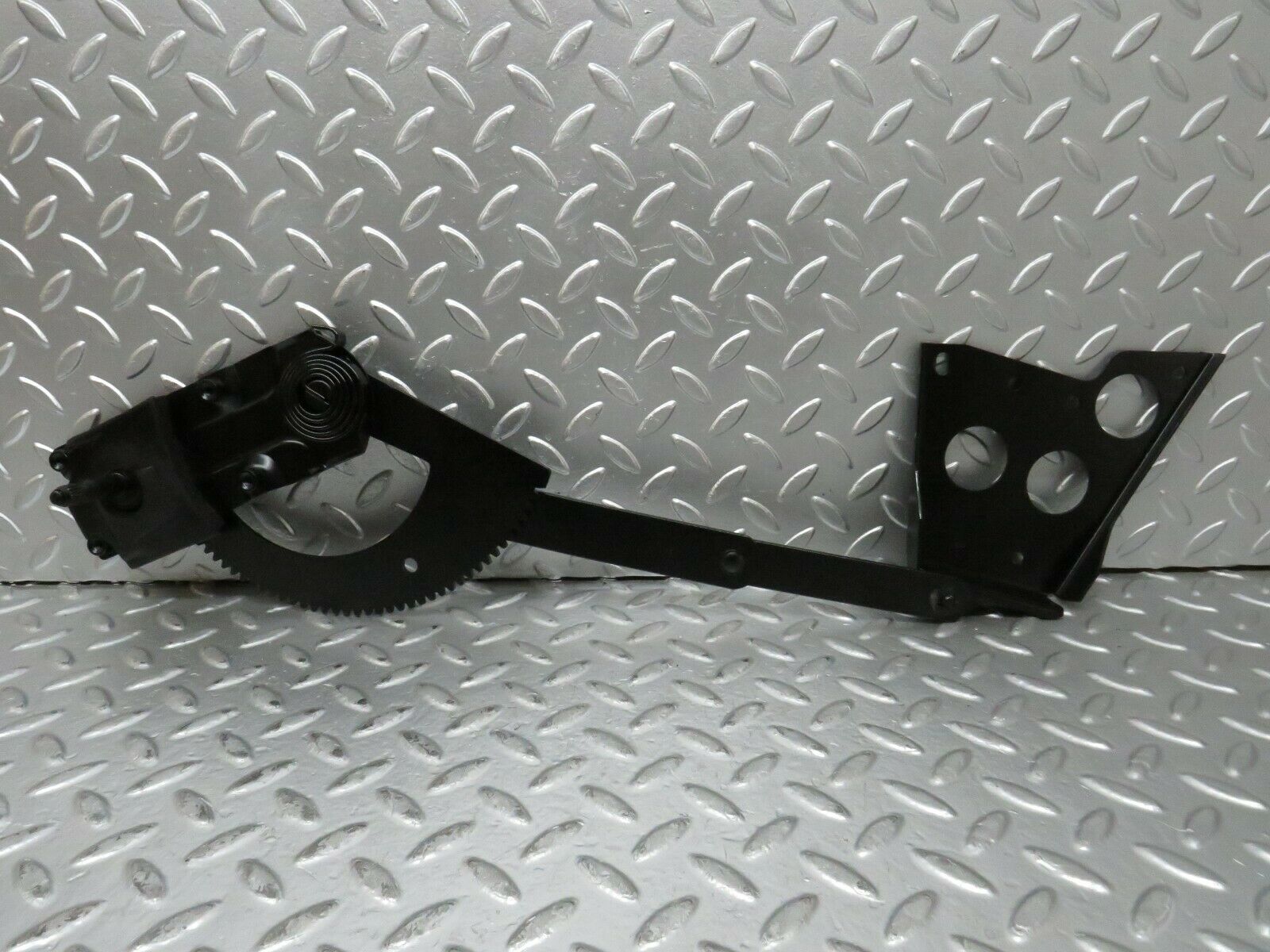 23822 Mercedes-Benz C107 450SLC Rear Left Manual Window Regulator 1076730103