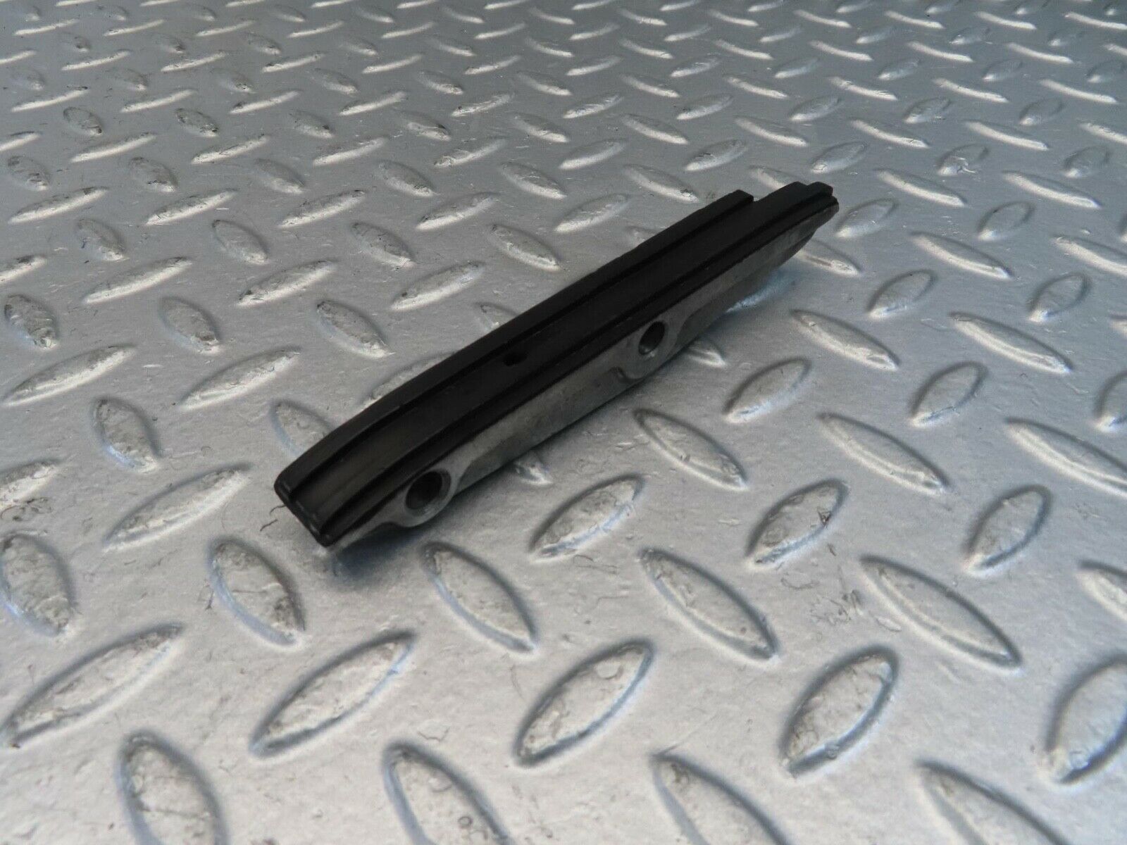 10987 Mercedes-Benz W115 220D Timing Chain Guide Rail 6150500016