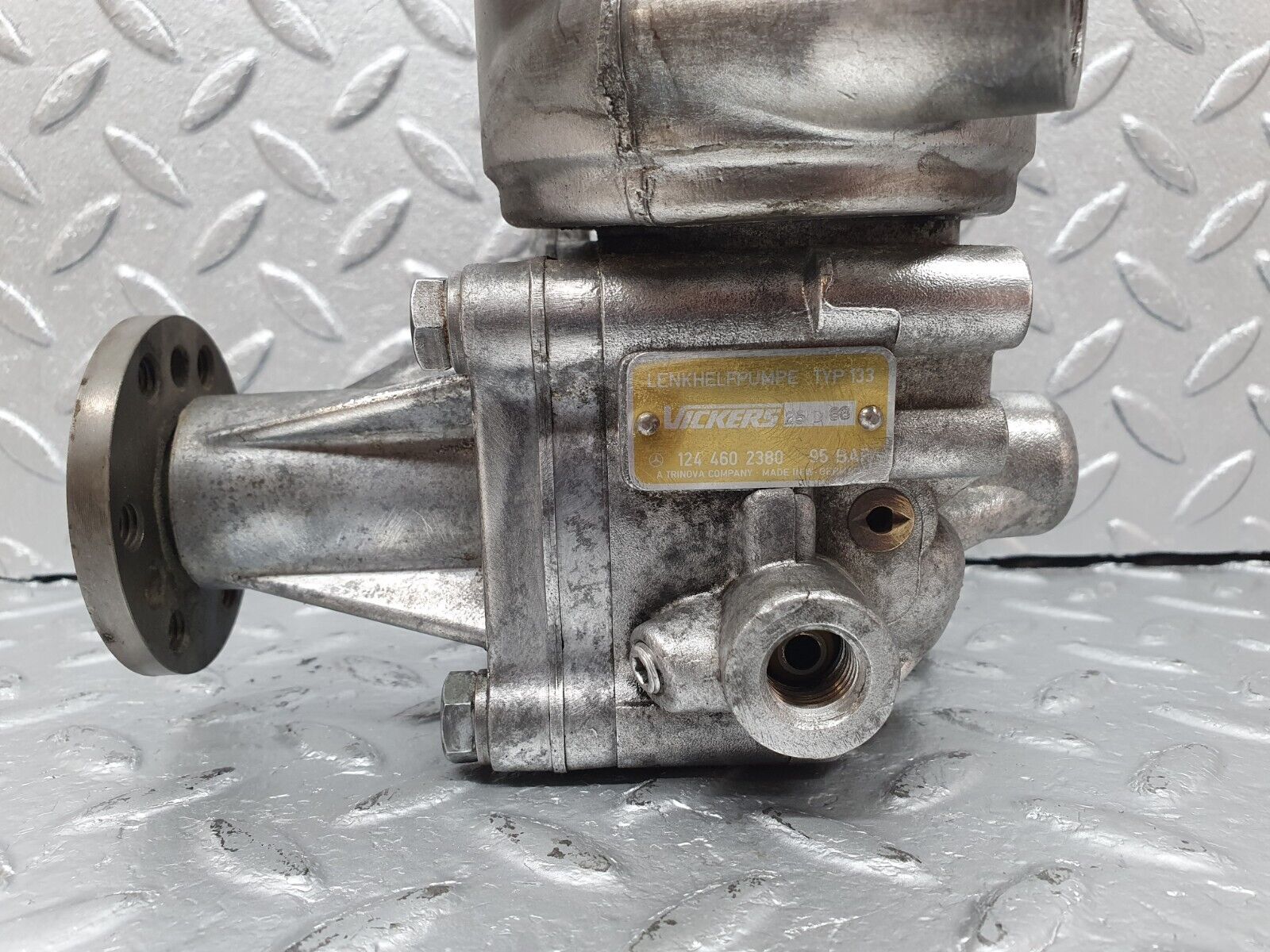 41444 Mercedes-Benz W124 200E Power Steering Pump 1244602380