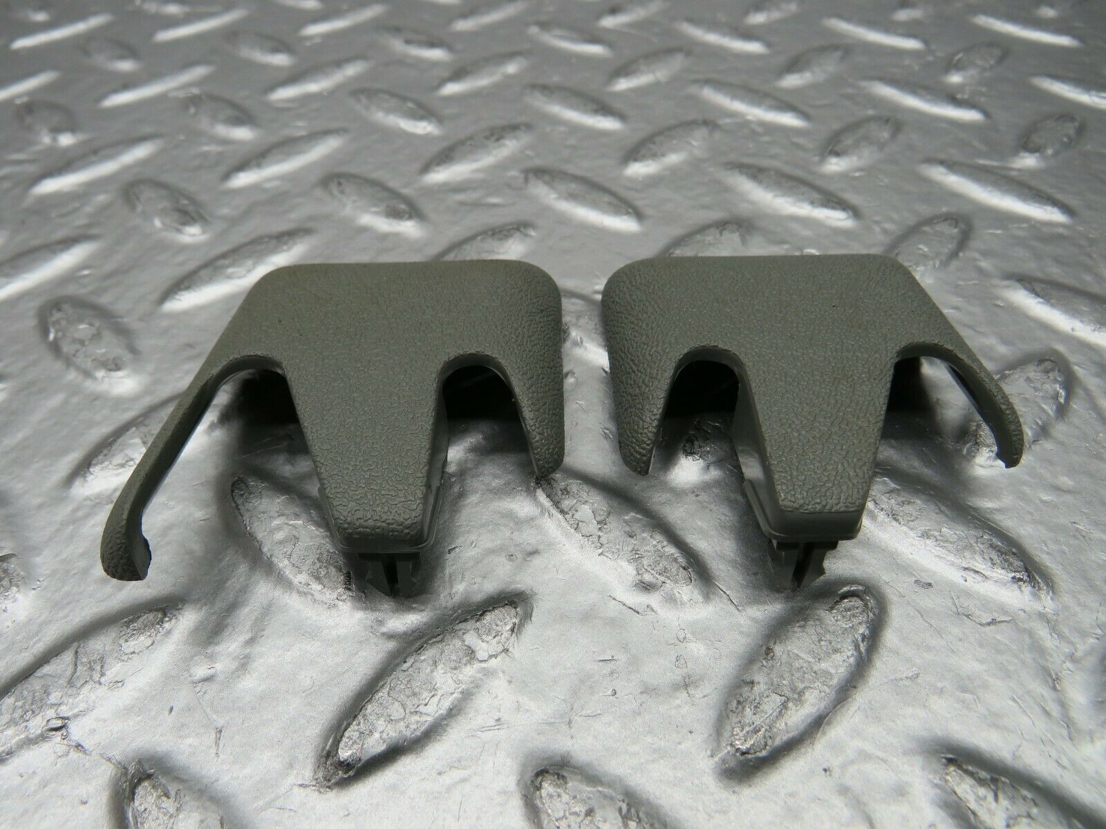 22593 Mercedes-Benz C124 E220 Front Seat Rail Trim Cover 1246842118 1246842218