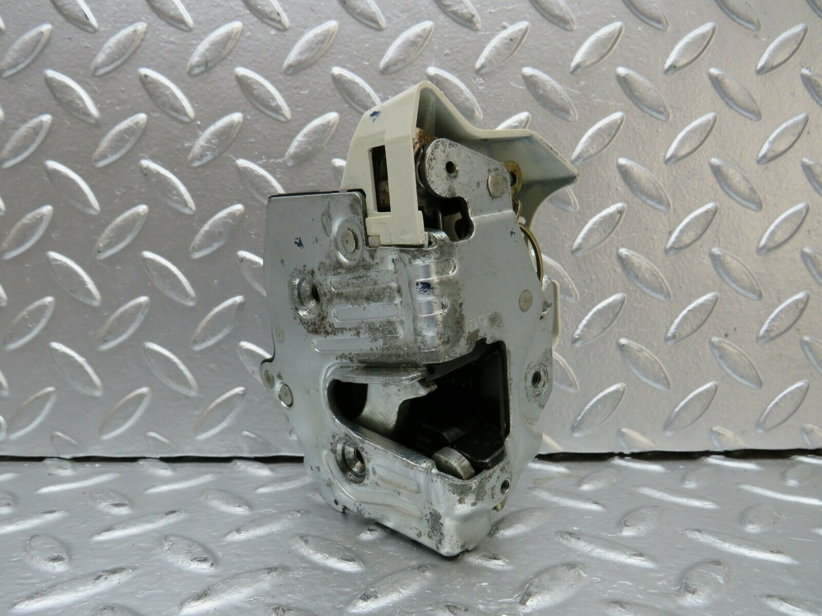 24199 Mercedes-Benz S124 220TE Wagon Rear Left Door Lock Mechanism