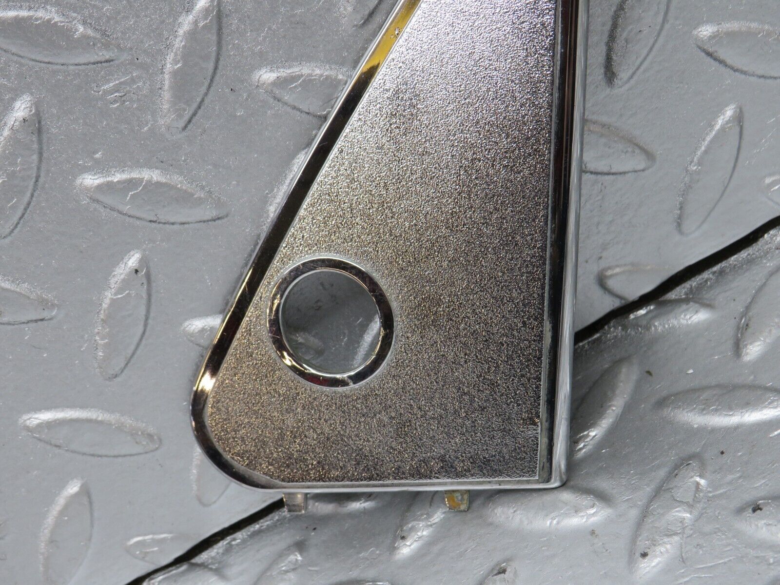 40595 Mercedes-Benz W123 300D Mirror Triangle Chrome Cover Right 1237250811