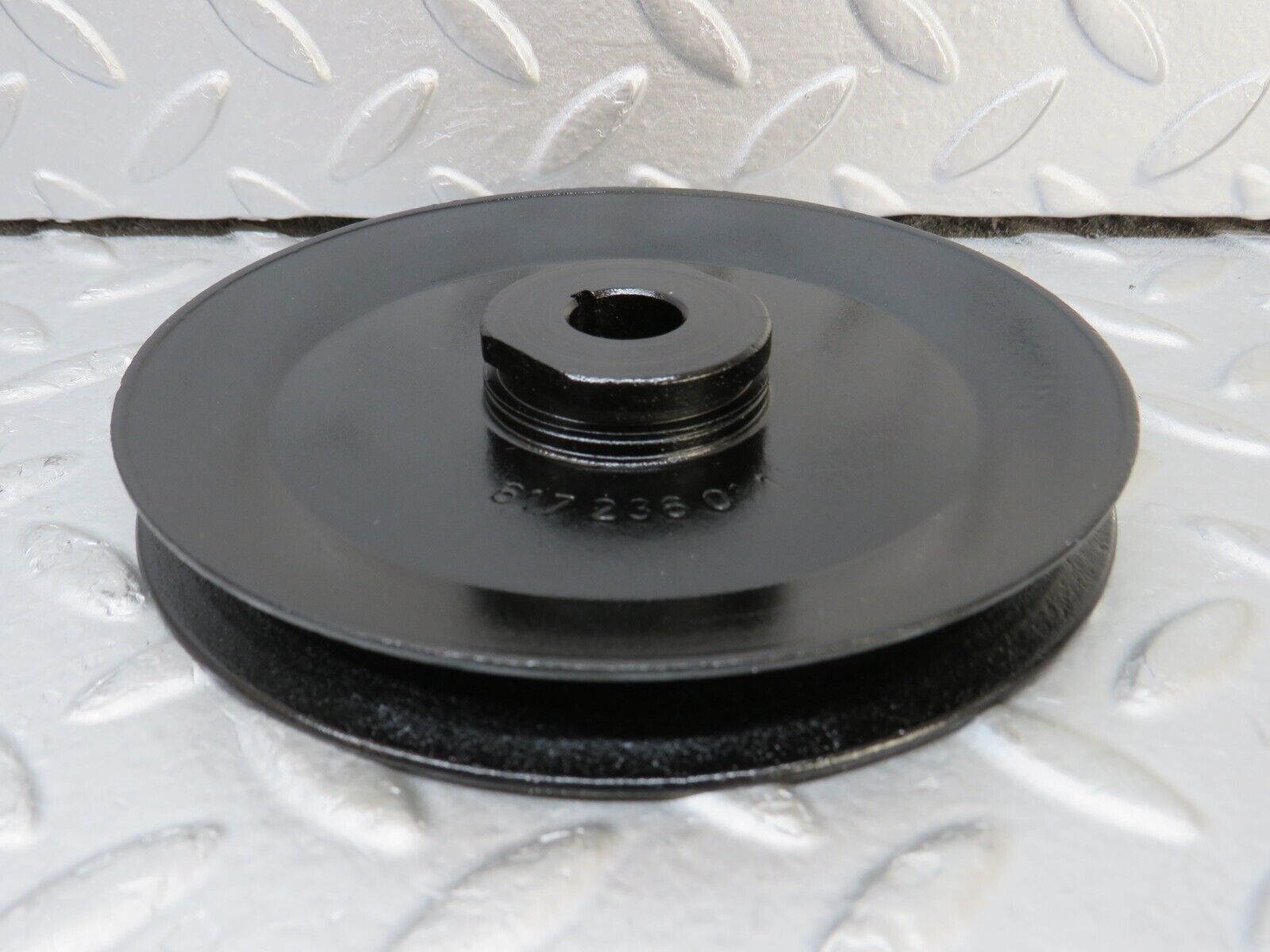 35933 Mercedes-Benz 240D OM616.912 Power Steering Pump Pulley 6172360110