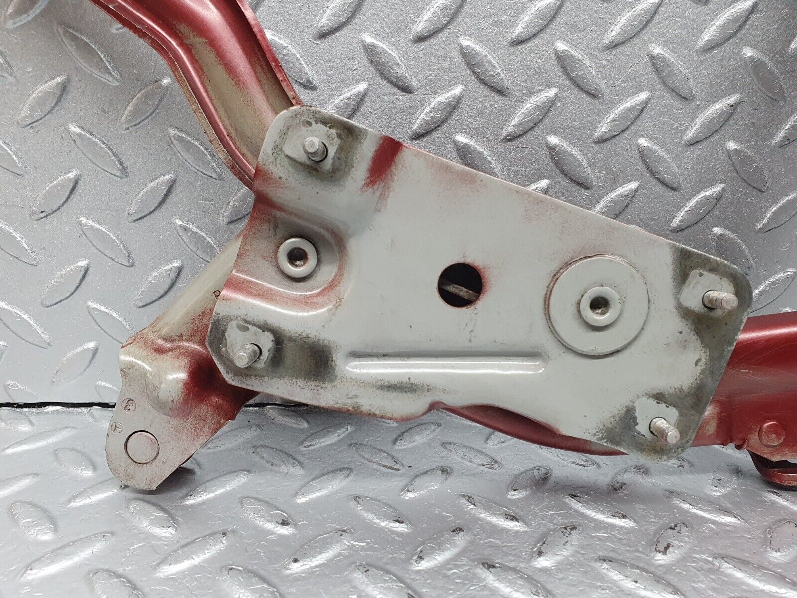 41005 Mercedes-Benz W126 300SE Bonnet Hinge Right Side