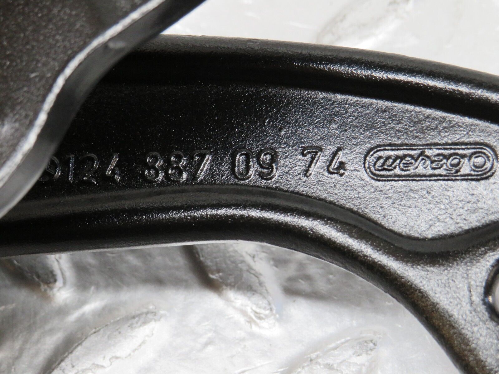 32525 Mercedes-Benz S124 300TE Wagon Bonnet Hinge Left 1248800128 1248870974