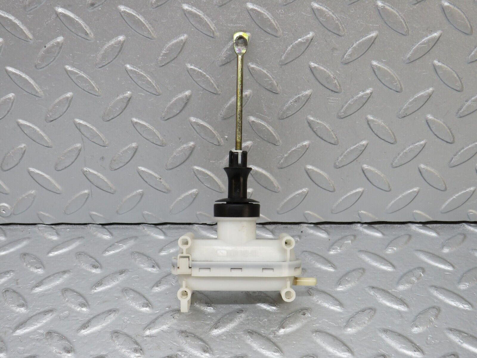 36633 Mercedes-Benz W201 190E 2.0L Rear Left Door Lock Vacuum Actuator