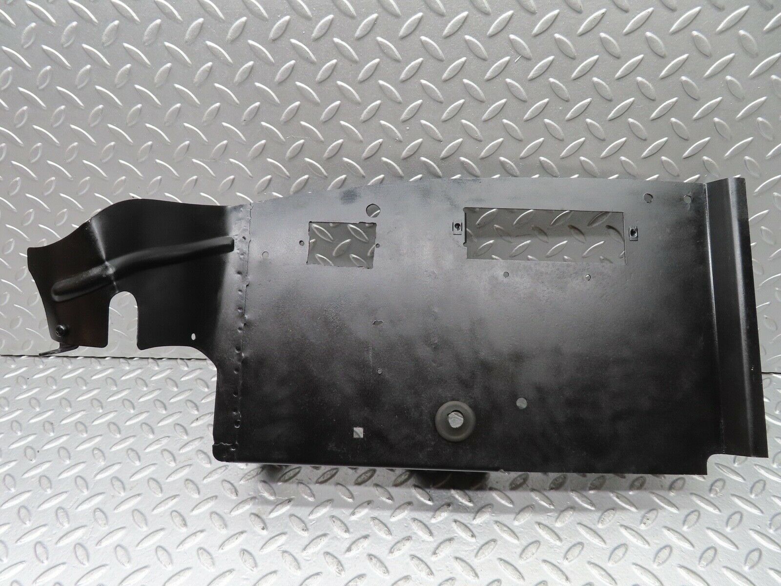 18872 Mercedes-Benz W121 190b Ponton Fuse Box Holder Plate