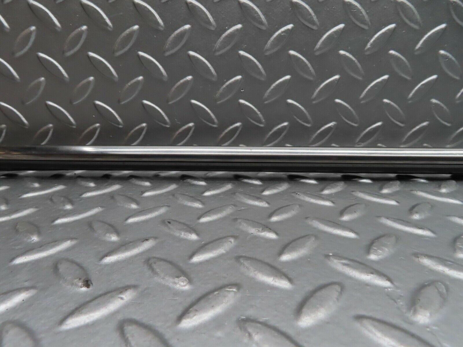 20463 Mercedes-Benz W114 280CE Coupe Rear Left Fender Wing Centre Moulding Trim