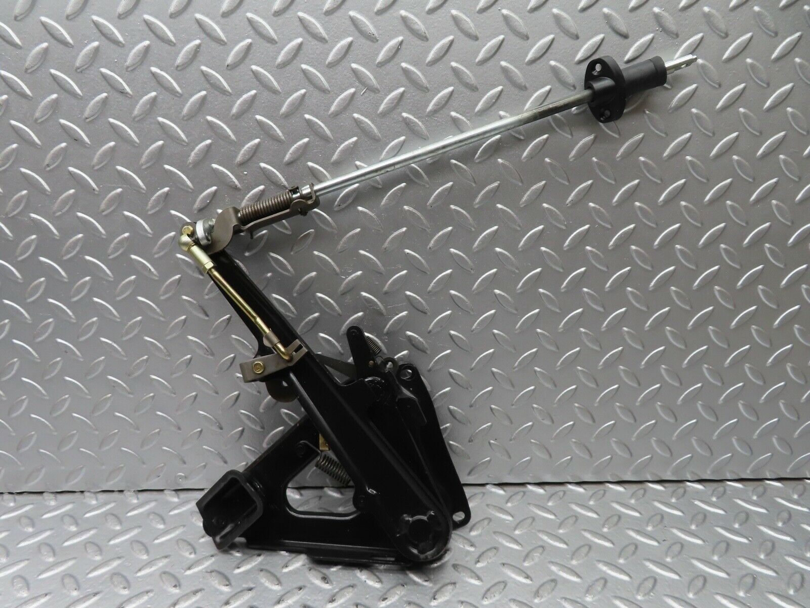 21573 Mercedes-Benz W126 300SE Handbrake Regulator