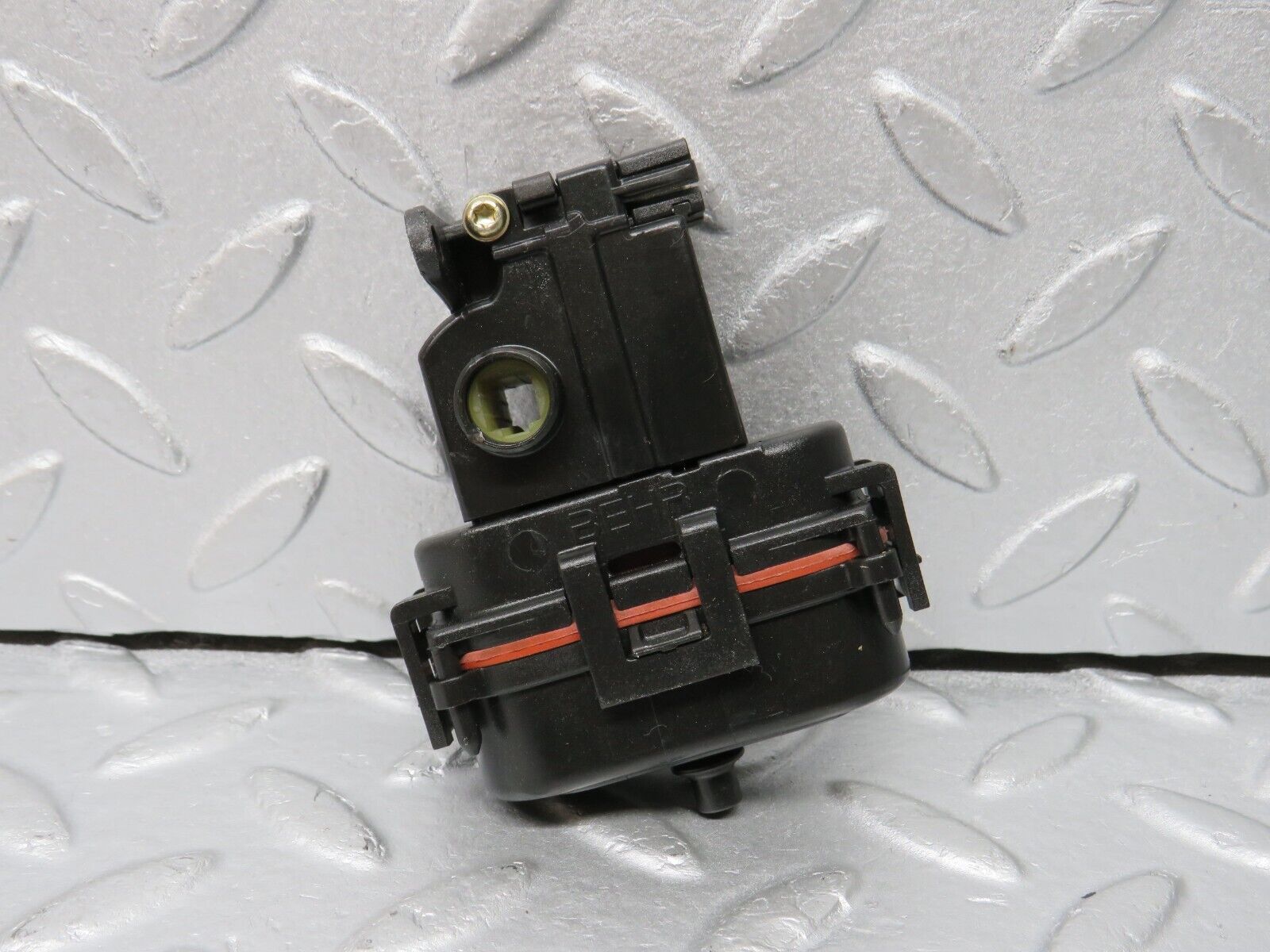 38599 Mercedes-Benz R129 280SL Coupe Heater Box Vacuum Actuator