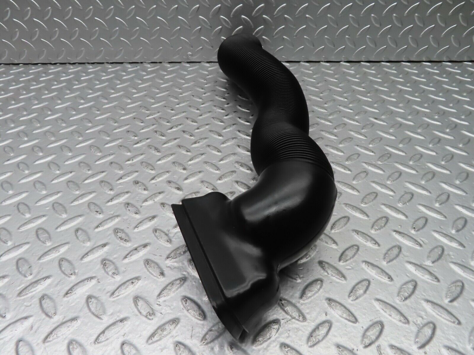 21562 Mercedes-Benz W126 300SE Air Duct Vent Right Side 1268311846