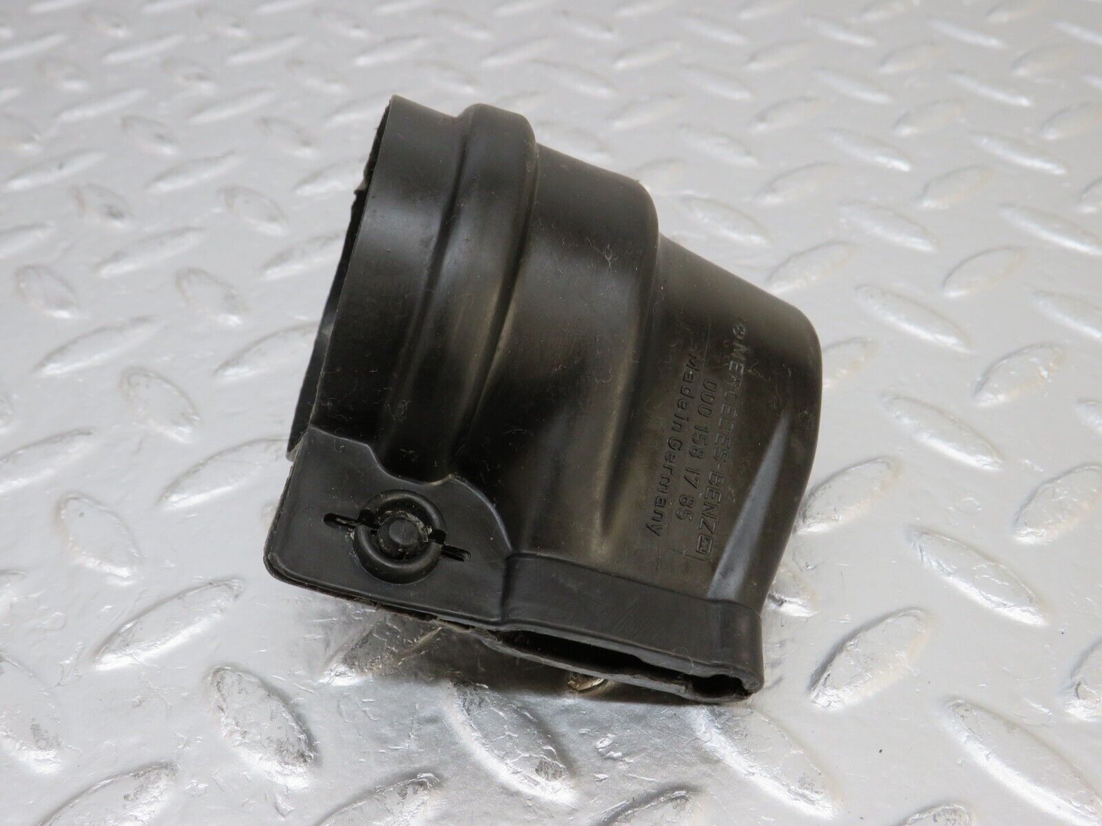 34309 Mercedes-Benz C126 380SEC Coupe Ignition Coil Protective Cap 0001581785