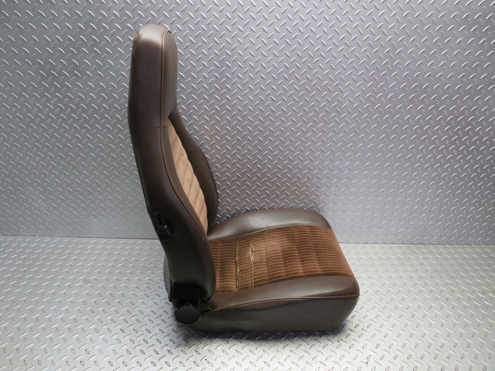 30190 Porsche 924 Front Right Driver Seat
