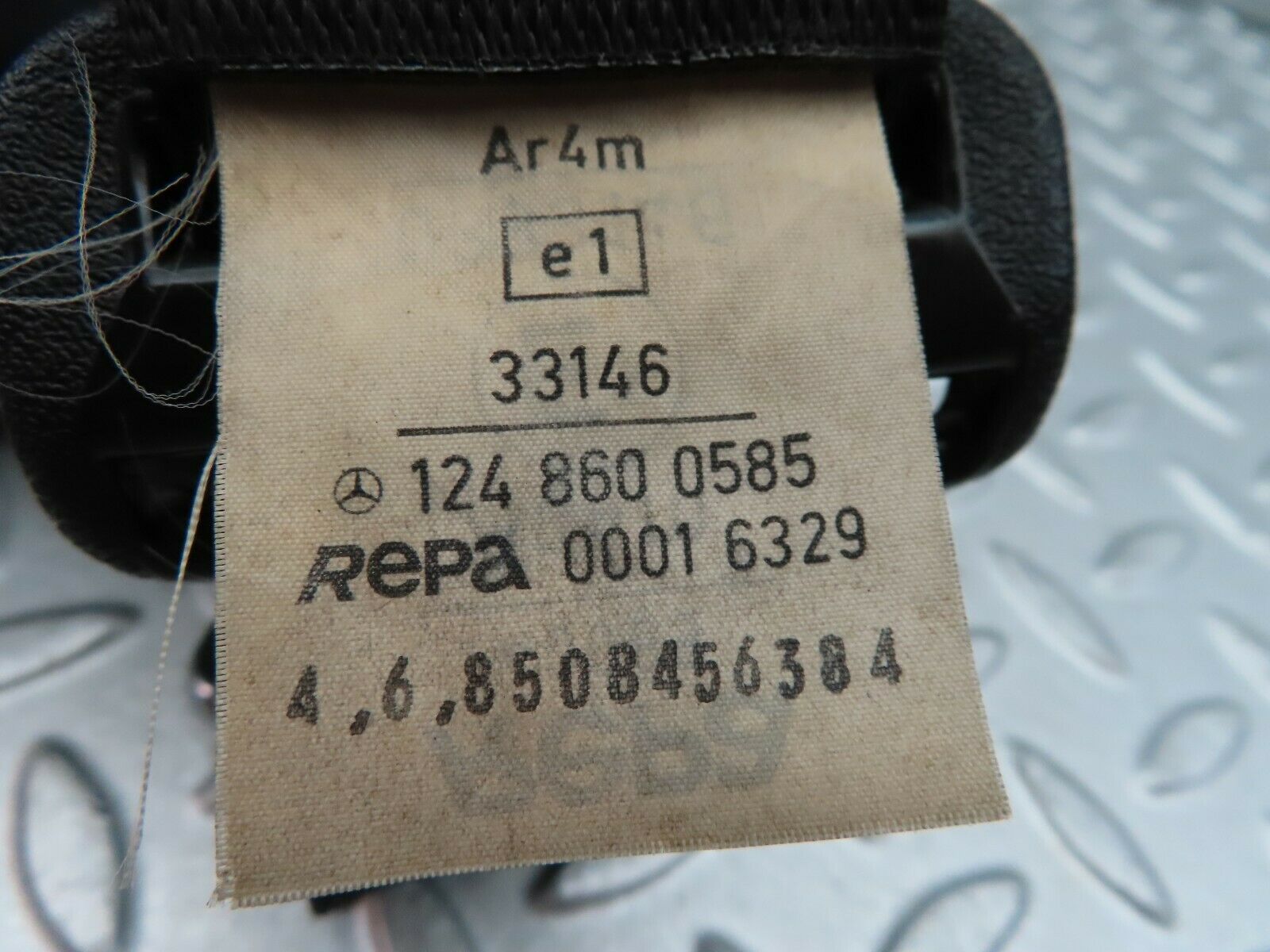 6189 Mercedes-Benz W126 380SE Rear Right Seat Belt 1268600585