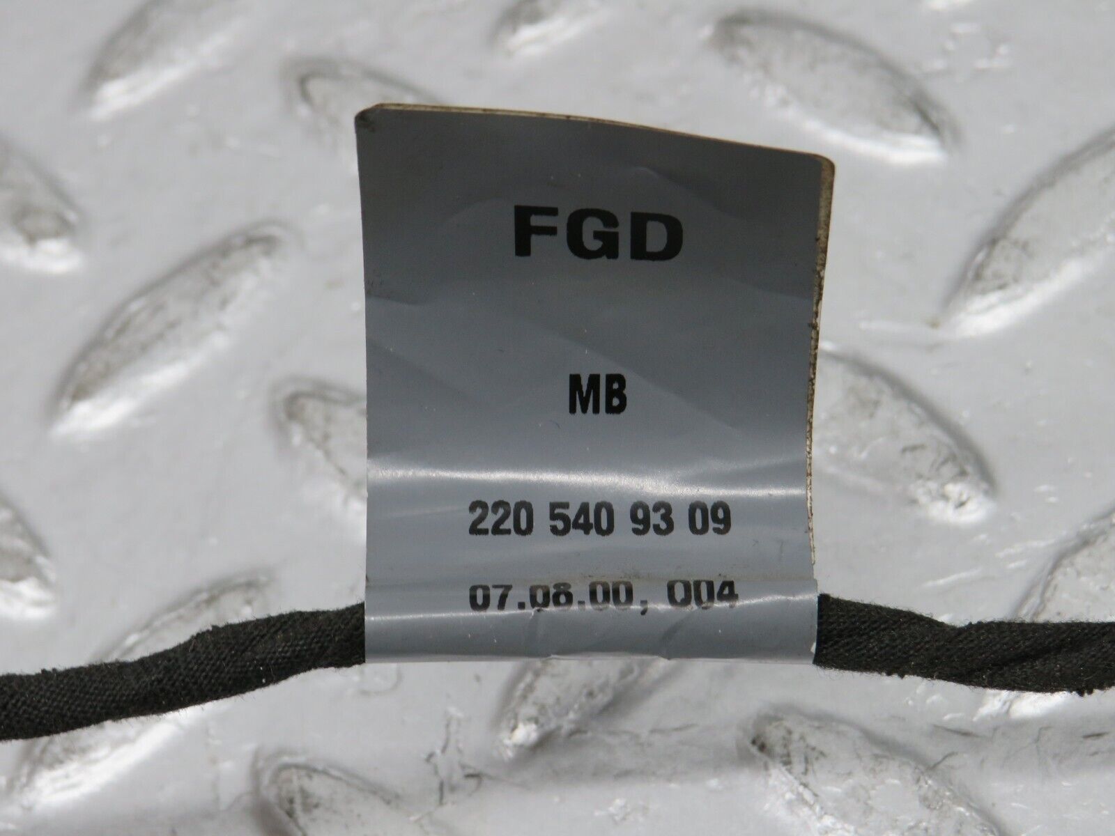 32280 Mercedes-Benz W220 S430 Seatbelt Switch Wire 2205409309