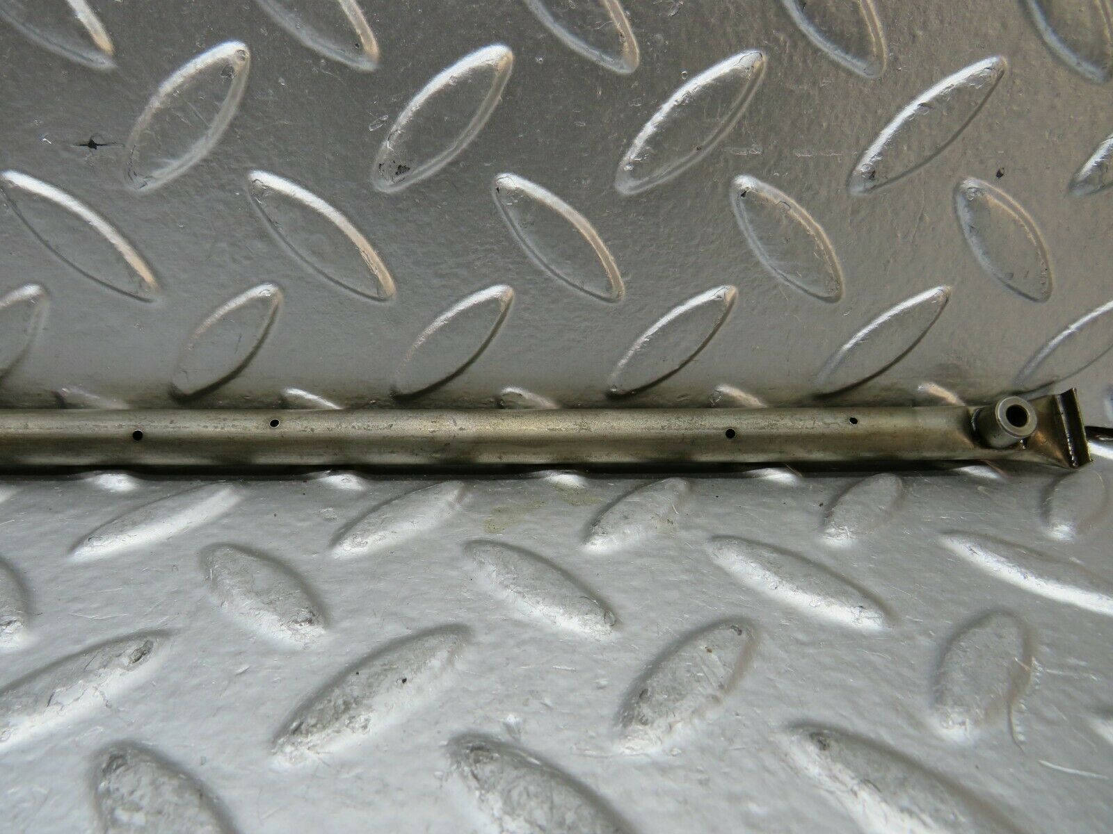 23133 Mercedes-Benz C123 230CE Coupe Camshaft Oil Tube