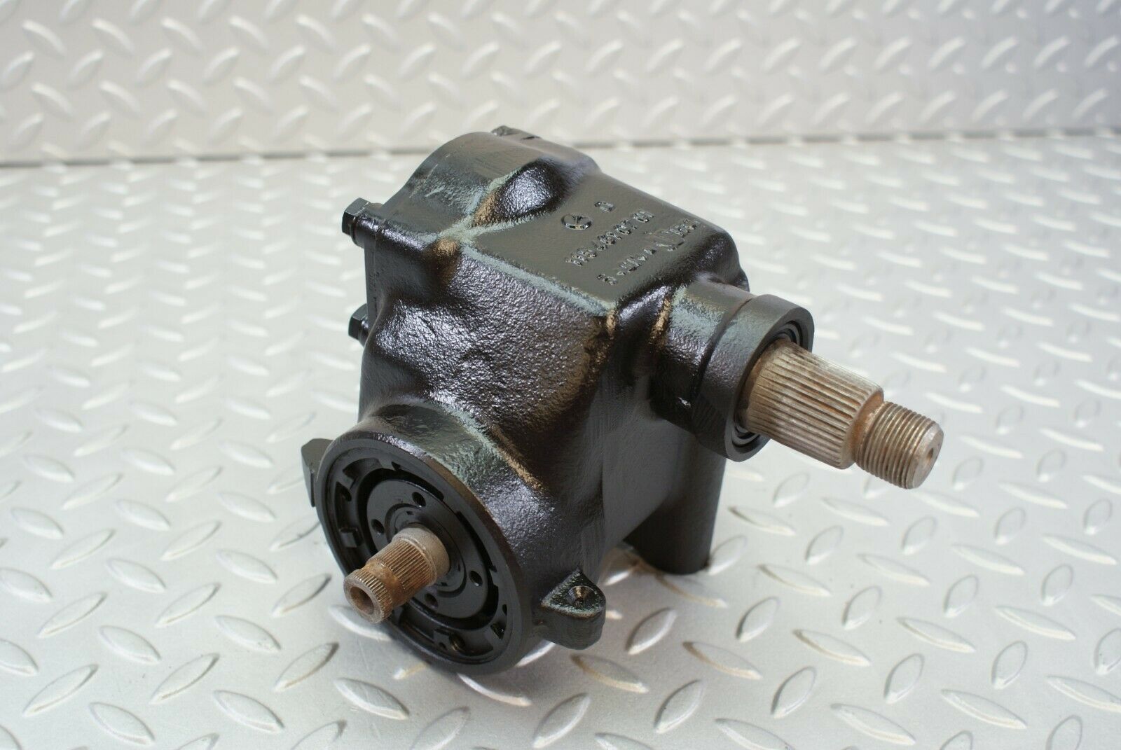 3069 Mercedes-Benz W115 220D Steering Box Steering Rack LHD 1154610701