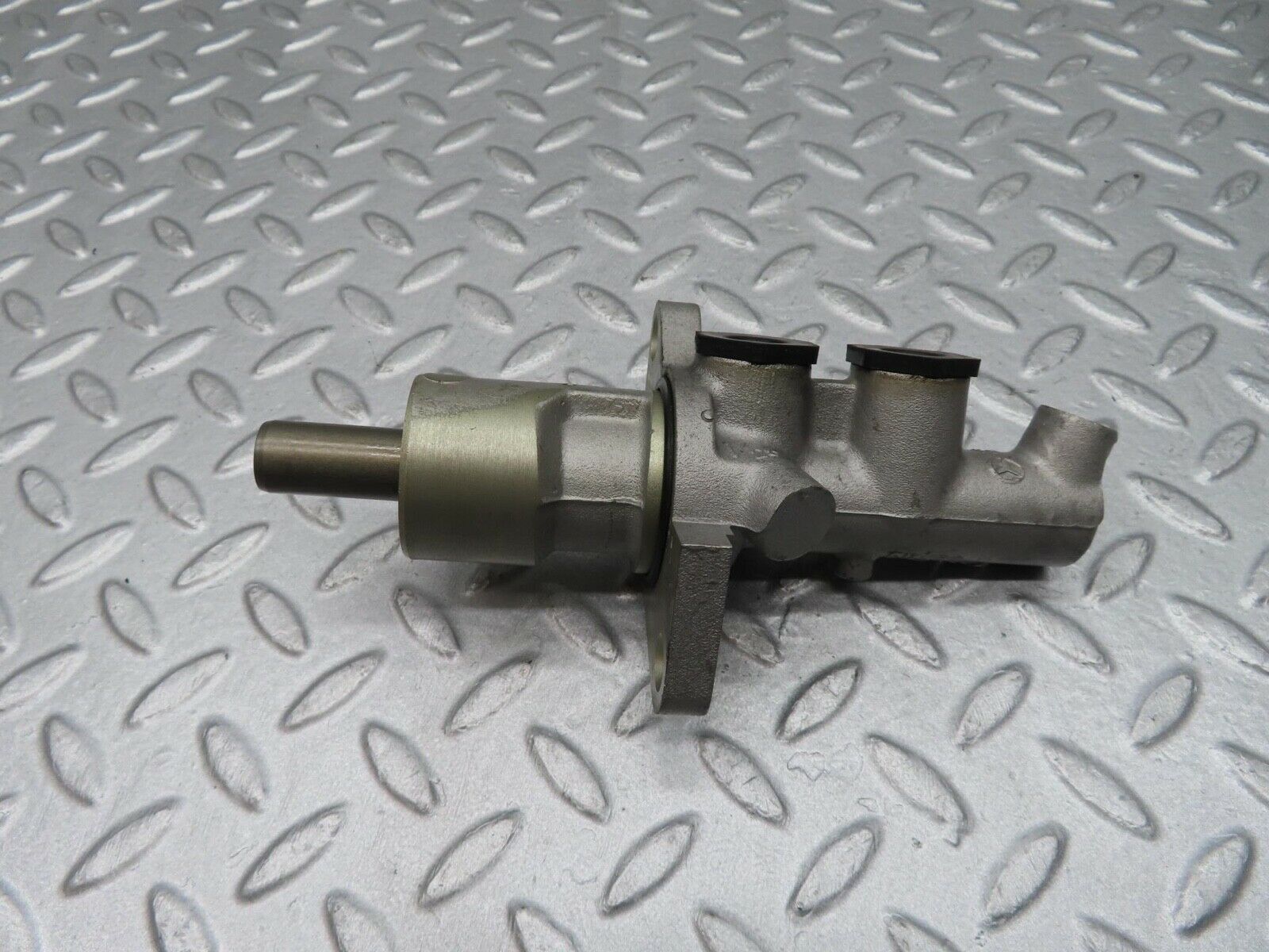 11981 Mercedes-Benz R129 300SL Coupe Brake Master Cylinder