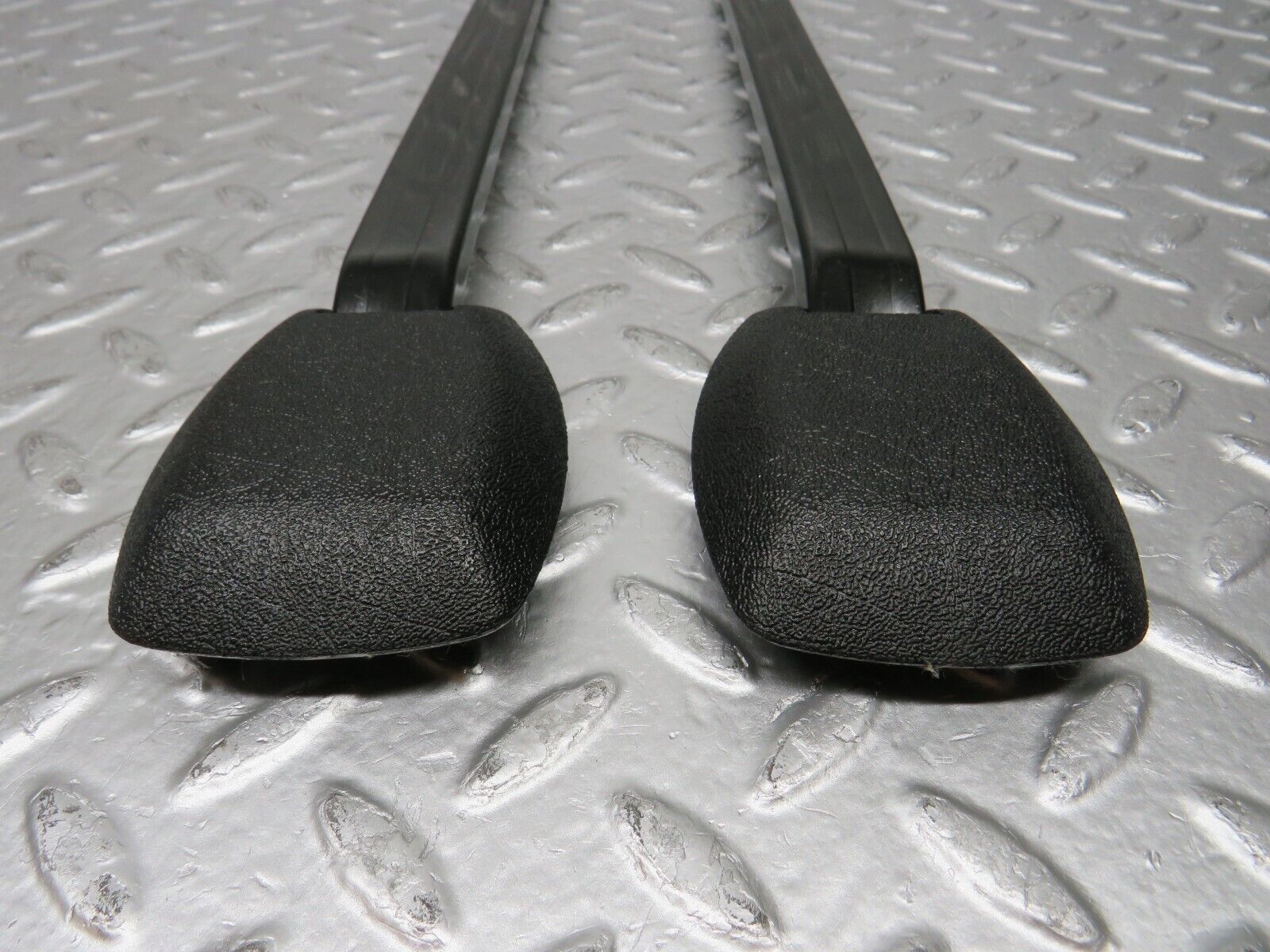 30884 Mercedes-Benz W201 190E 2.0L Seat Belt Runner Pair 2019190920