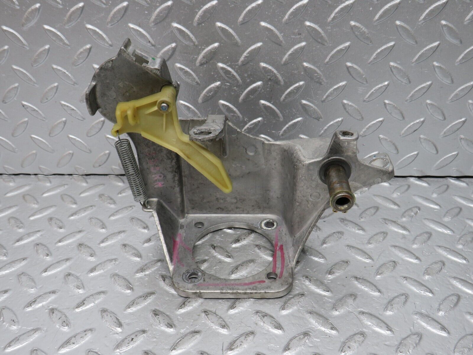 33415 Mercedes-Benz W202 C180 Brake Pedal Bracket 2022900319 2022920031