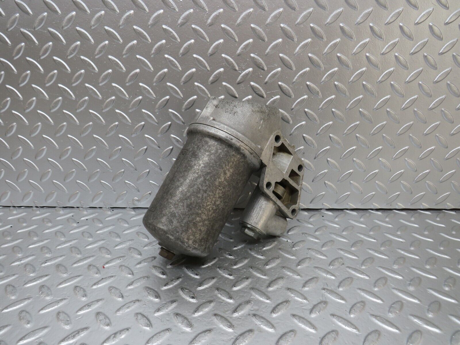 25093 Mercedes-Benz W123 Oil Filter Housing 1101800111