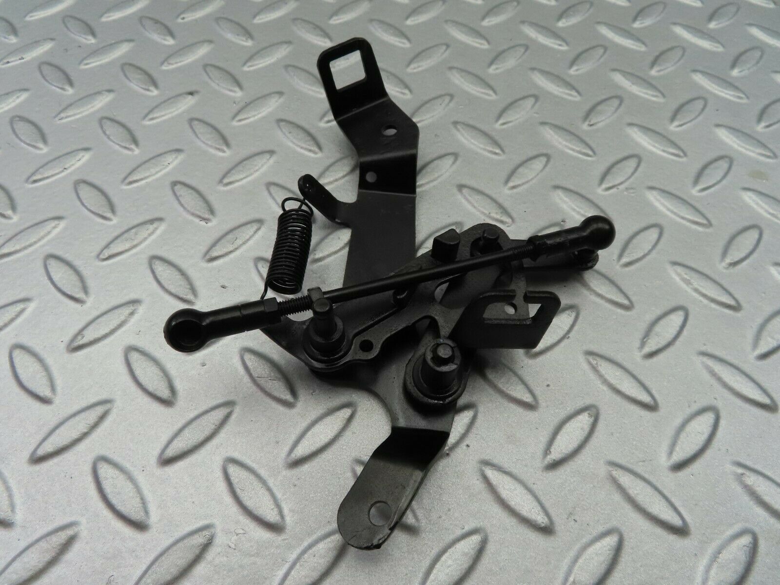 6919 Mercedes-Benz C107 350SLC Coupe Throttle Linkage