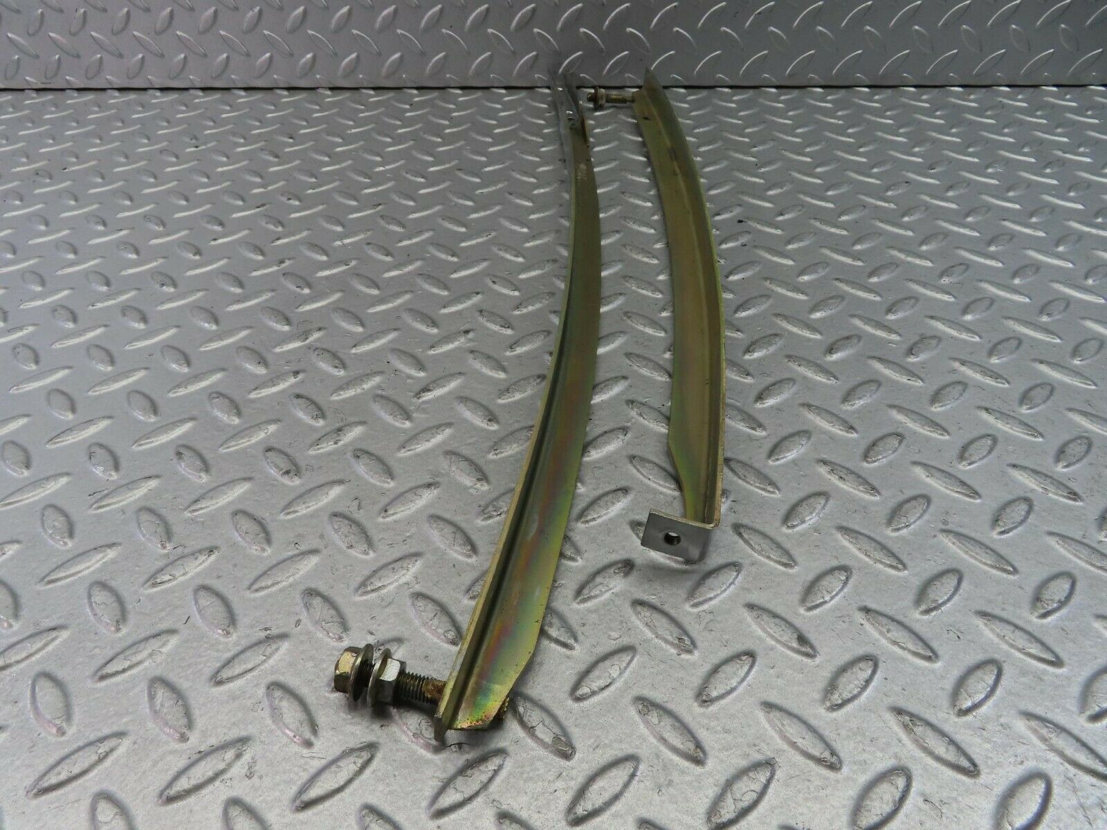 9727 Mercedes-Benz C123 280CE Coupe Front Right Door Window Channel Pair