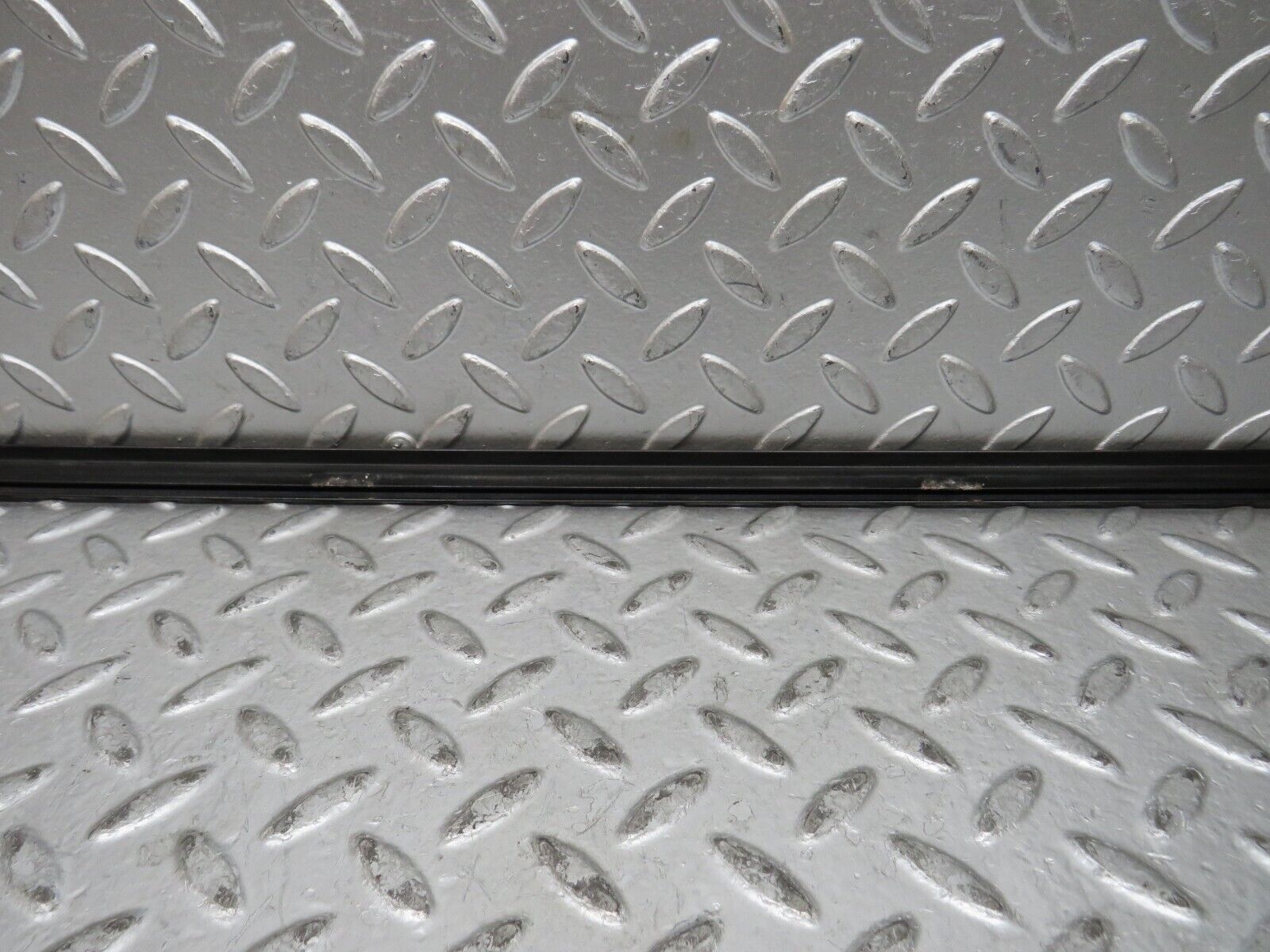 29000 Mercedes-Benz C124 320CE Coupe Front Left Door Chrome Trim