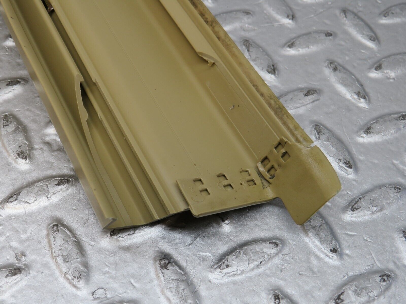 36497 Mercedes-Benz W201 190E 2.0L Rear Left Door Sill Trim Beige