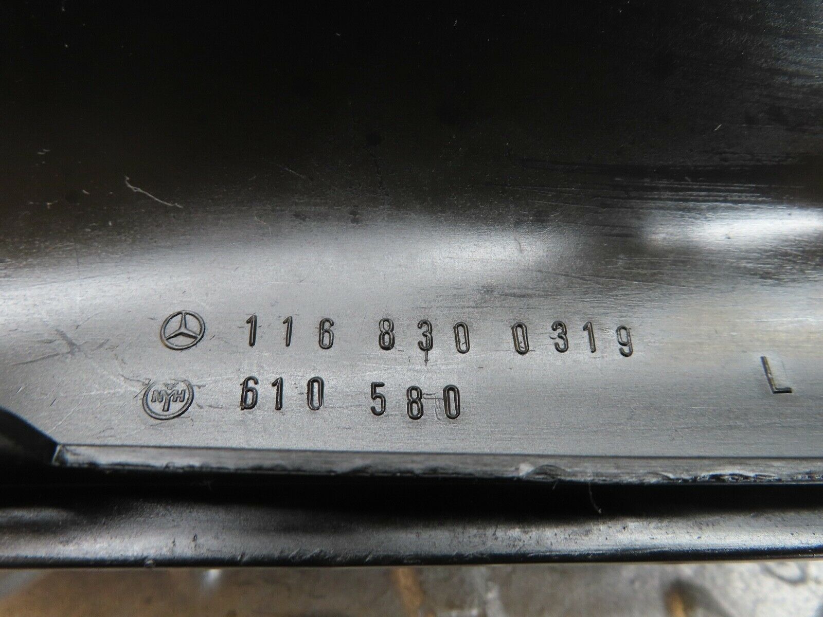 17619 Mercedes-Benz W116 450SEL Dashboard Air Vent Duct Pair 1168300319