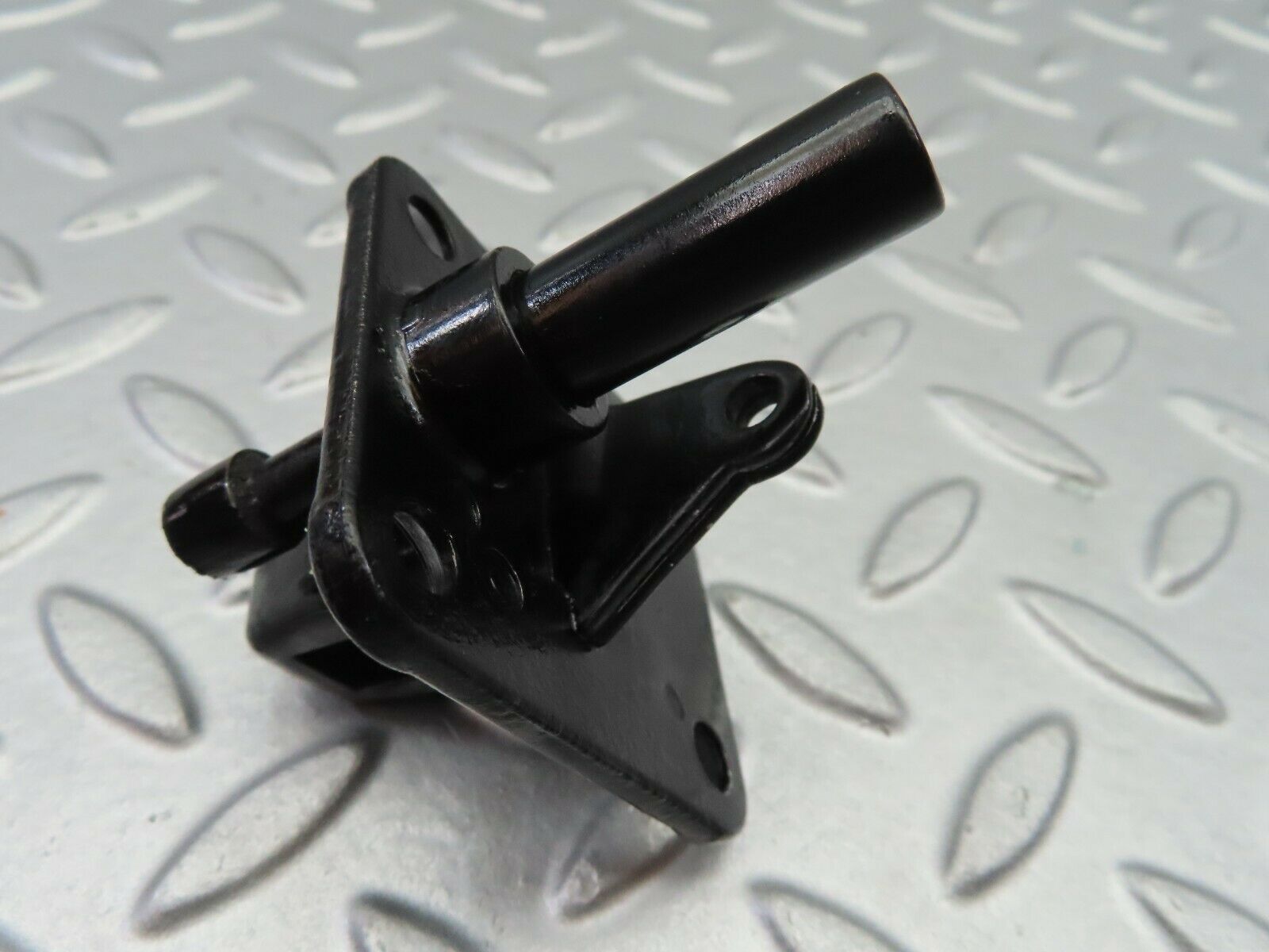 6997 Mercedes-Benz C107 350SLC Coupe Bonnet Lock Catch