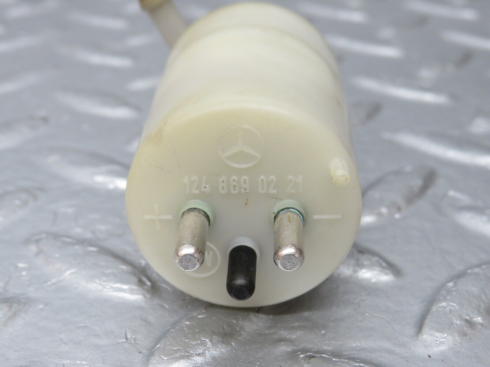 33611 Mercedes-Benz W201 190E 2.0L Windscreen Washer Pump 1248690221