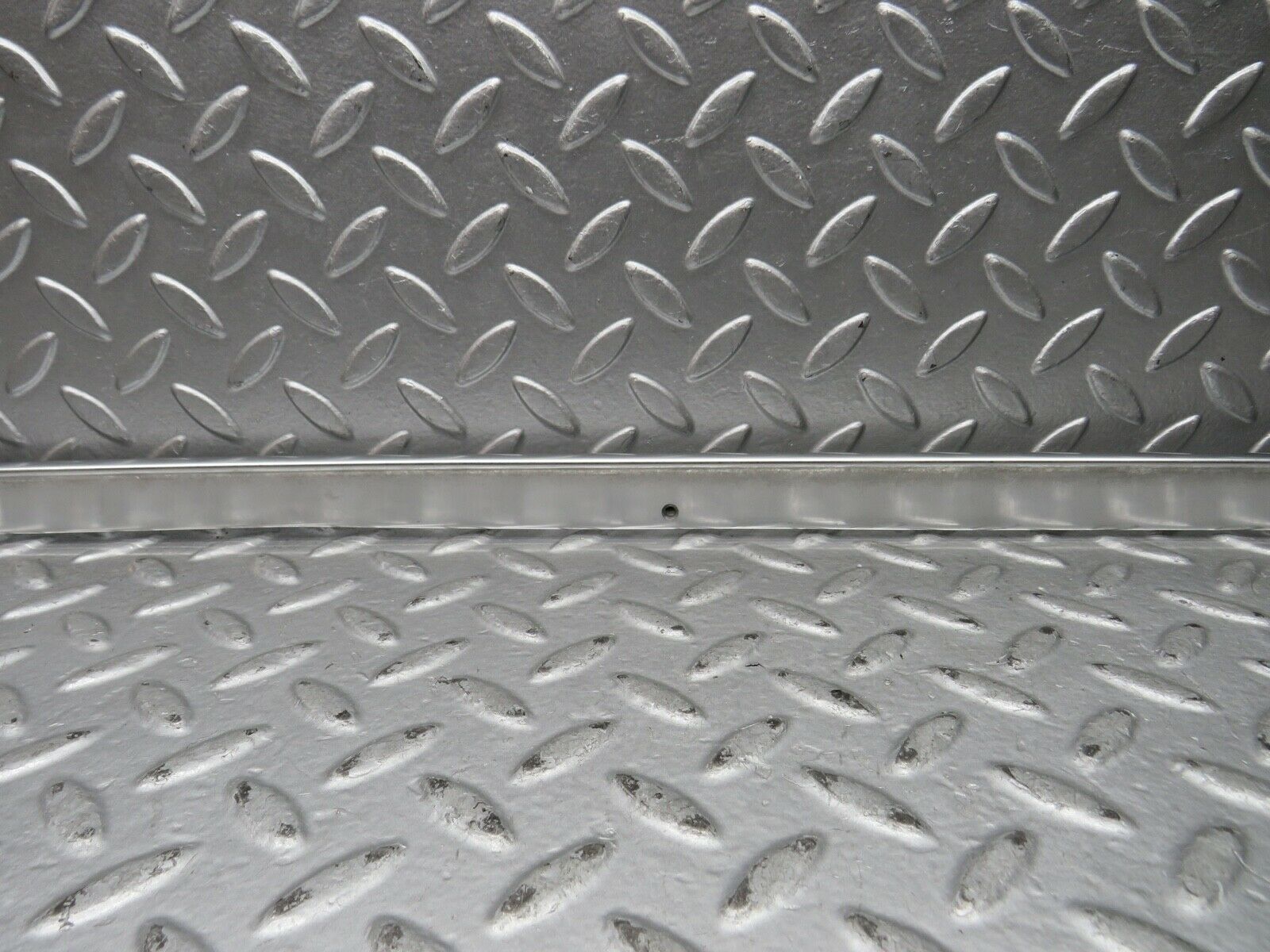 21808 Mercedes-Benz W126 300SE Roof Chrome Trim Left Side