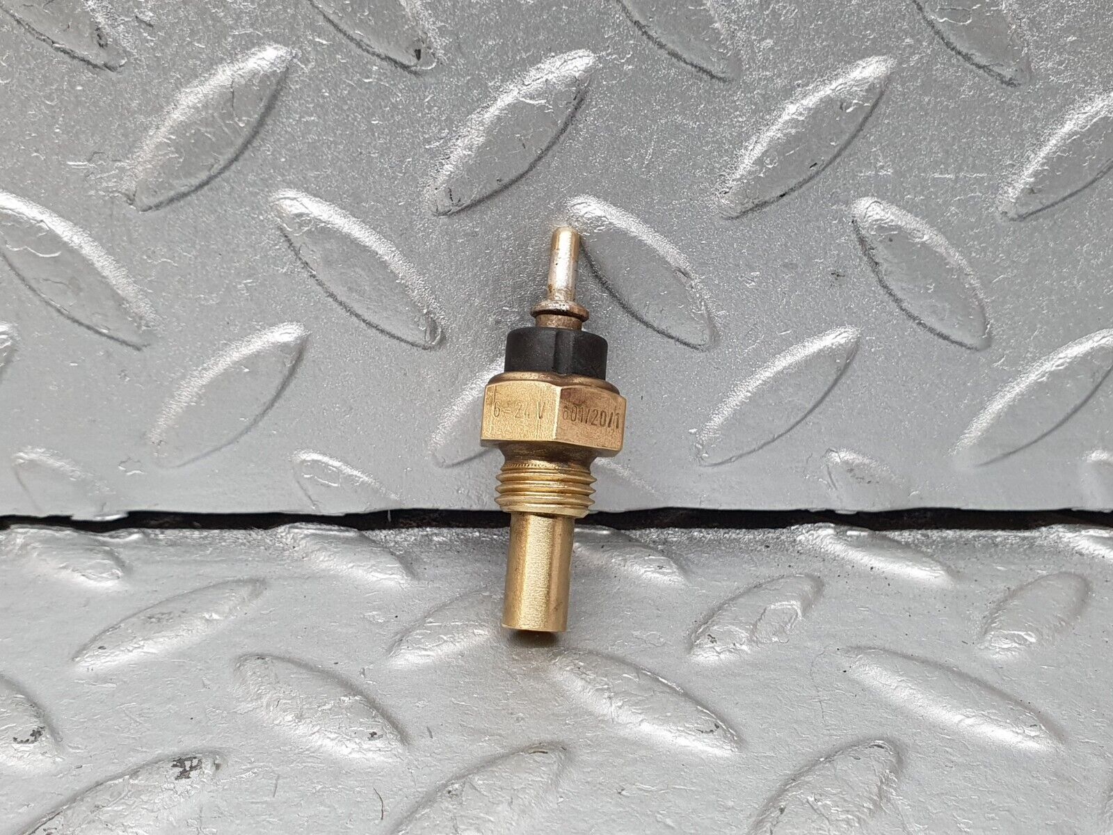 41265 Mercedes-Benz W126 300SE Coolant Temperature Sensor VDO 0055421017