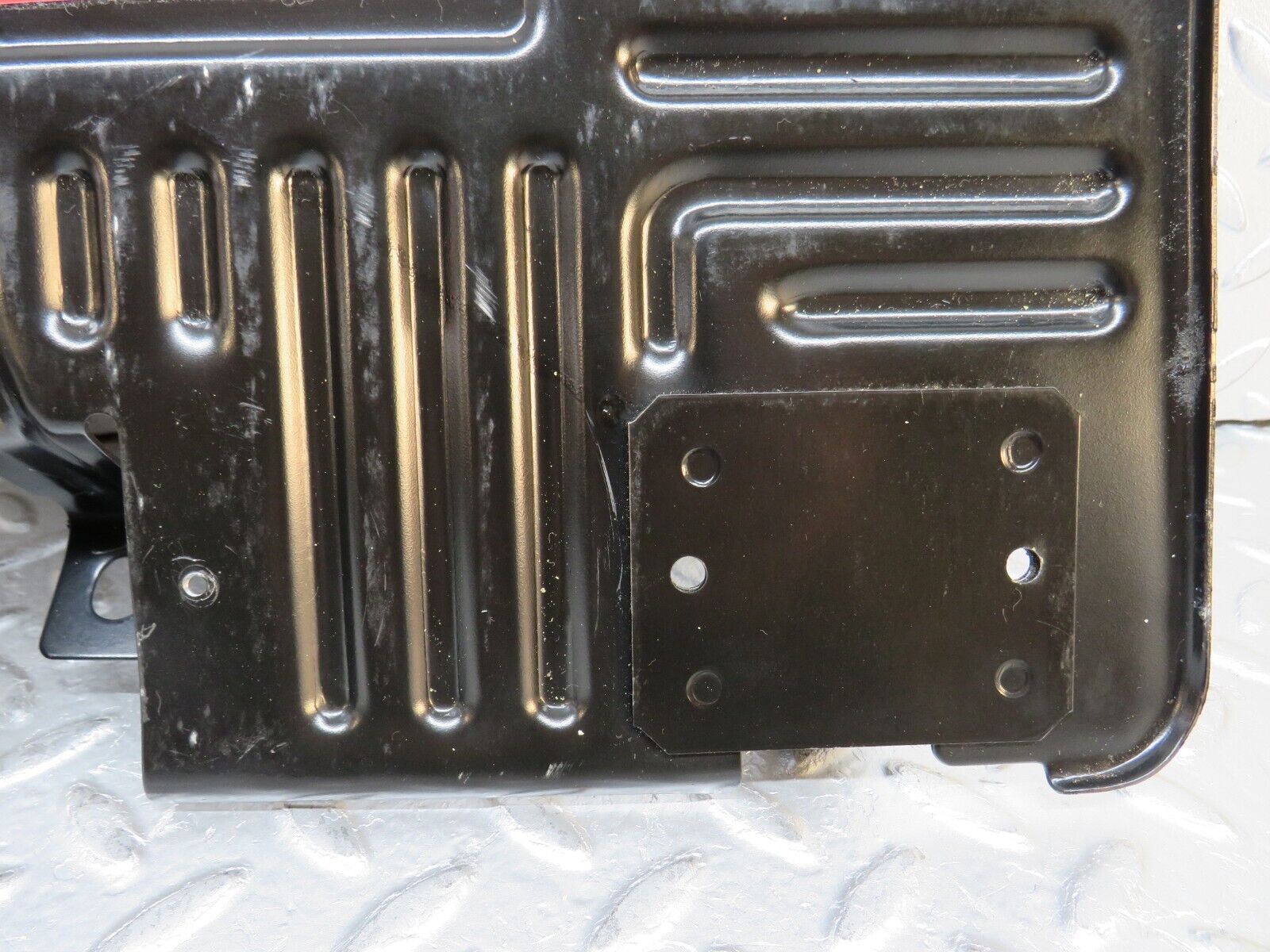 31346 Mercedes-Benz S124 220TE Wagon Front Right Floor Relay Cover 2028171320