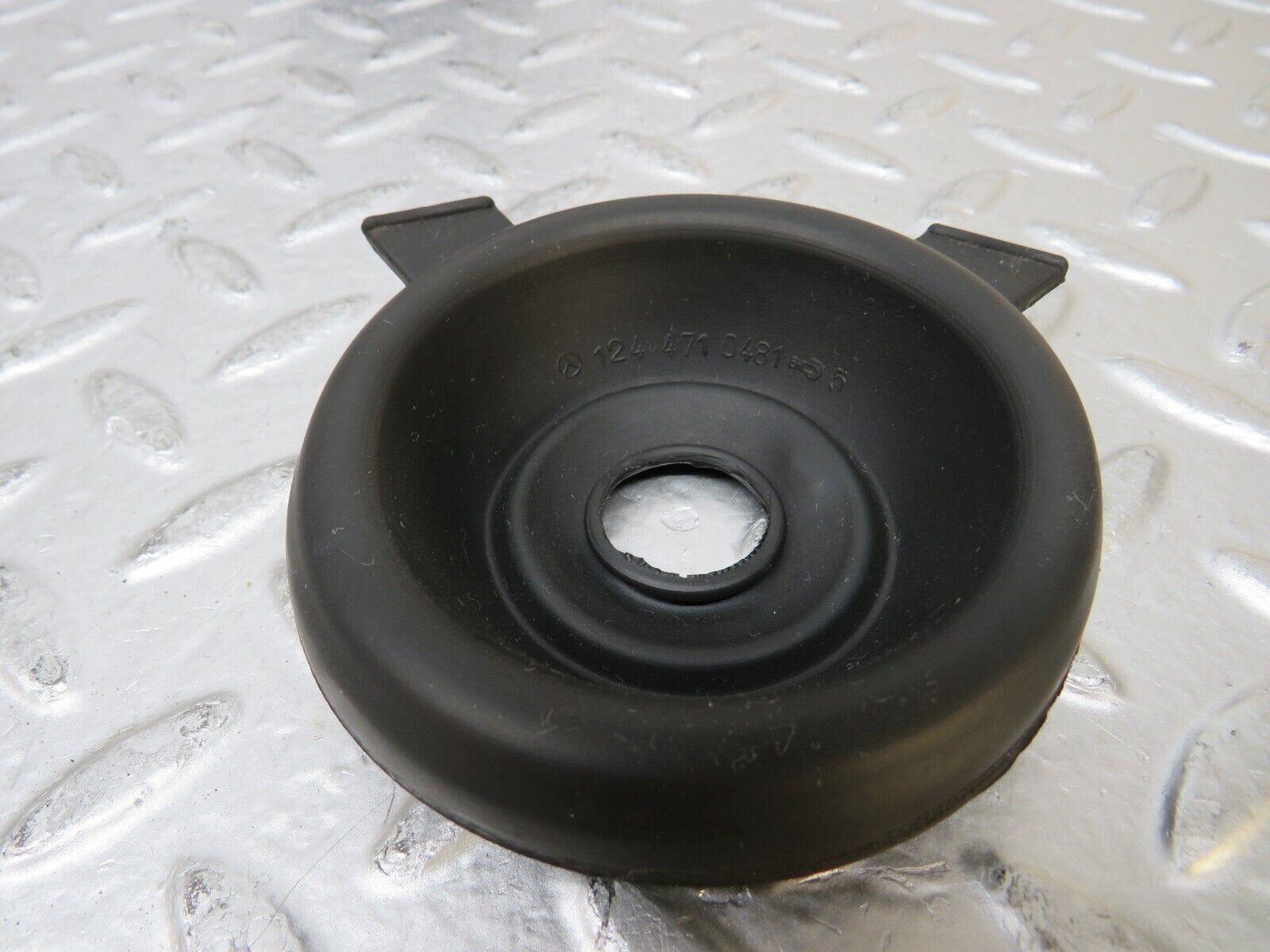 25883 Mercedes-Benz W124 280E Fuel Tank Rubber Seal 1244710481