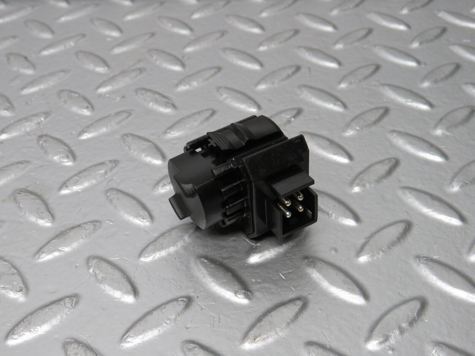 31612 Mercedes-Benz W201 190LE 1.8L Kick Down Switch 0025452214