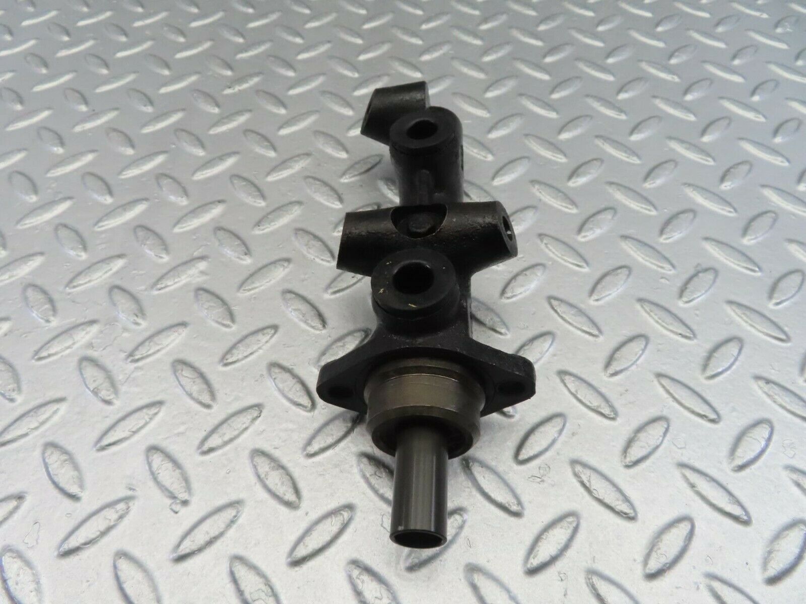 9901 Mercedes-Benz C123 230CE Coupe Brake Master Cylinder